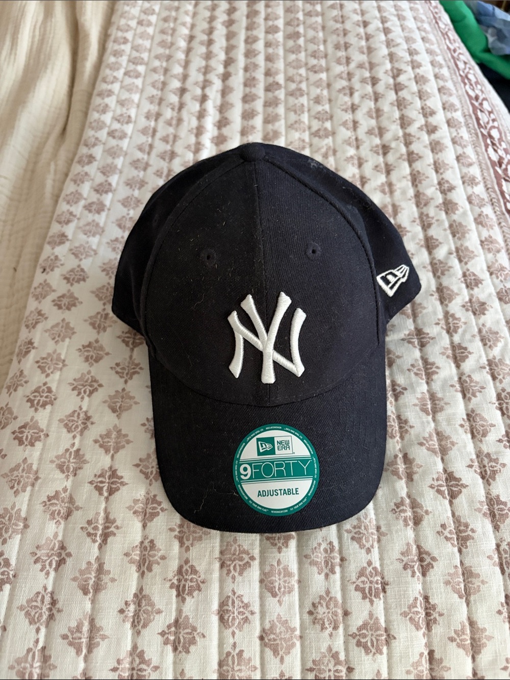 New Era Black New York Yankees 9FORTY Cap with White NY Logo